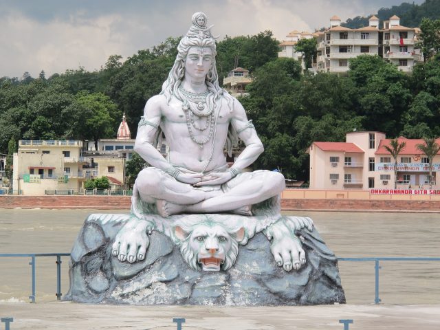 Sitting Shiva statue in rishikesh